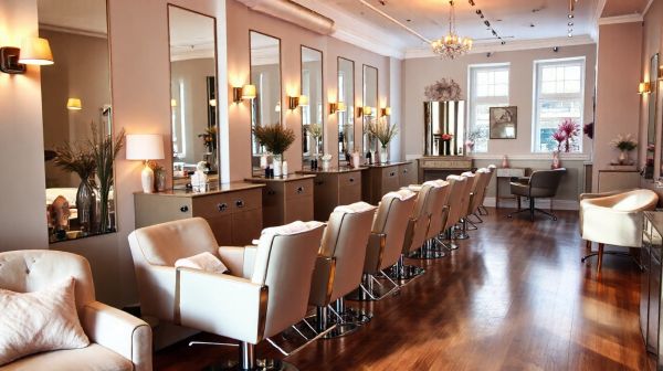 Top-rated hair salons in Clapham for your next haircut
